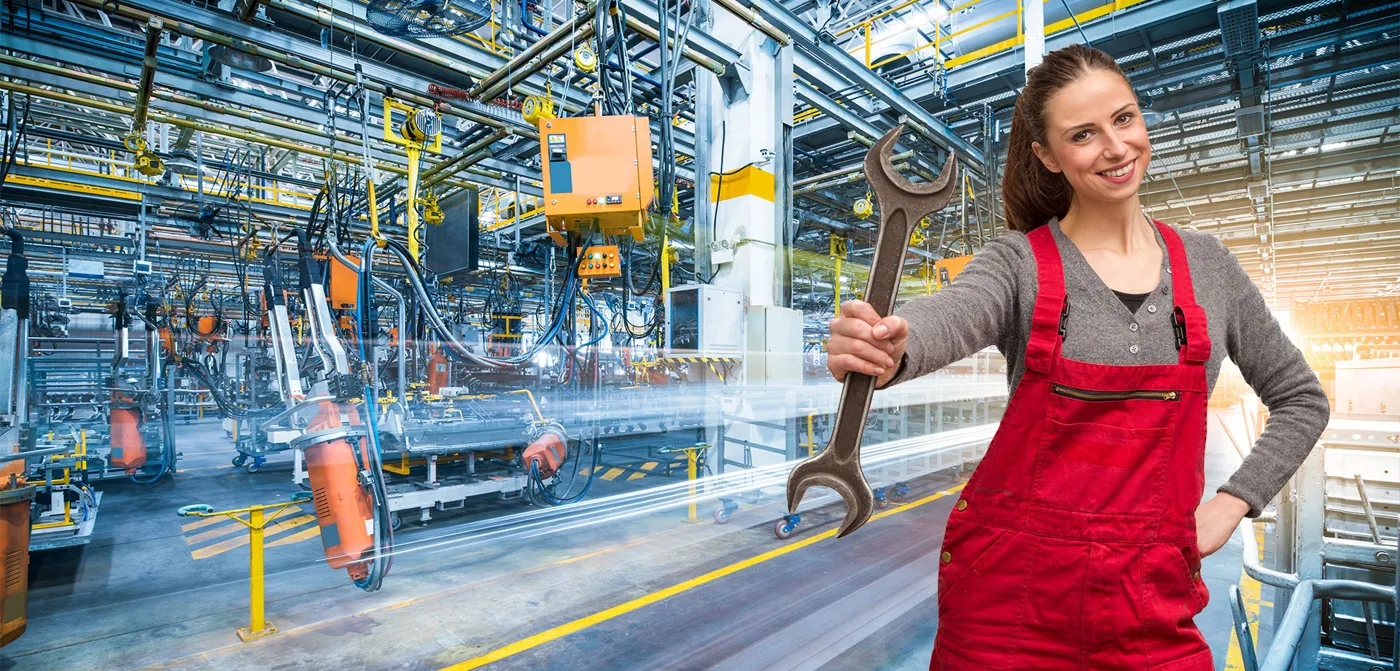 Industriemechanikerin in der Produktion